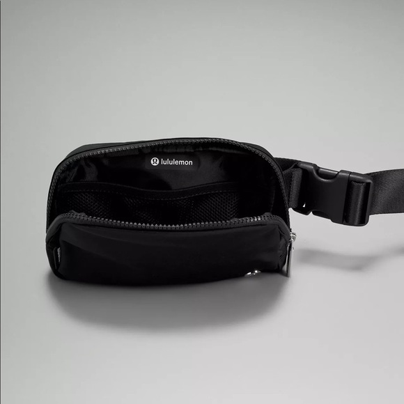 Lululemon Everywhere Belt Bag - Black - Picture 2 of 8